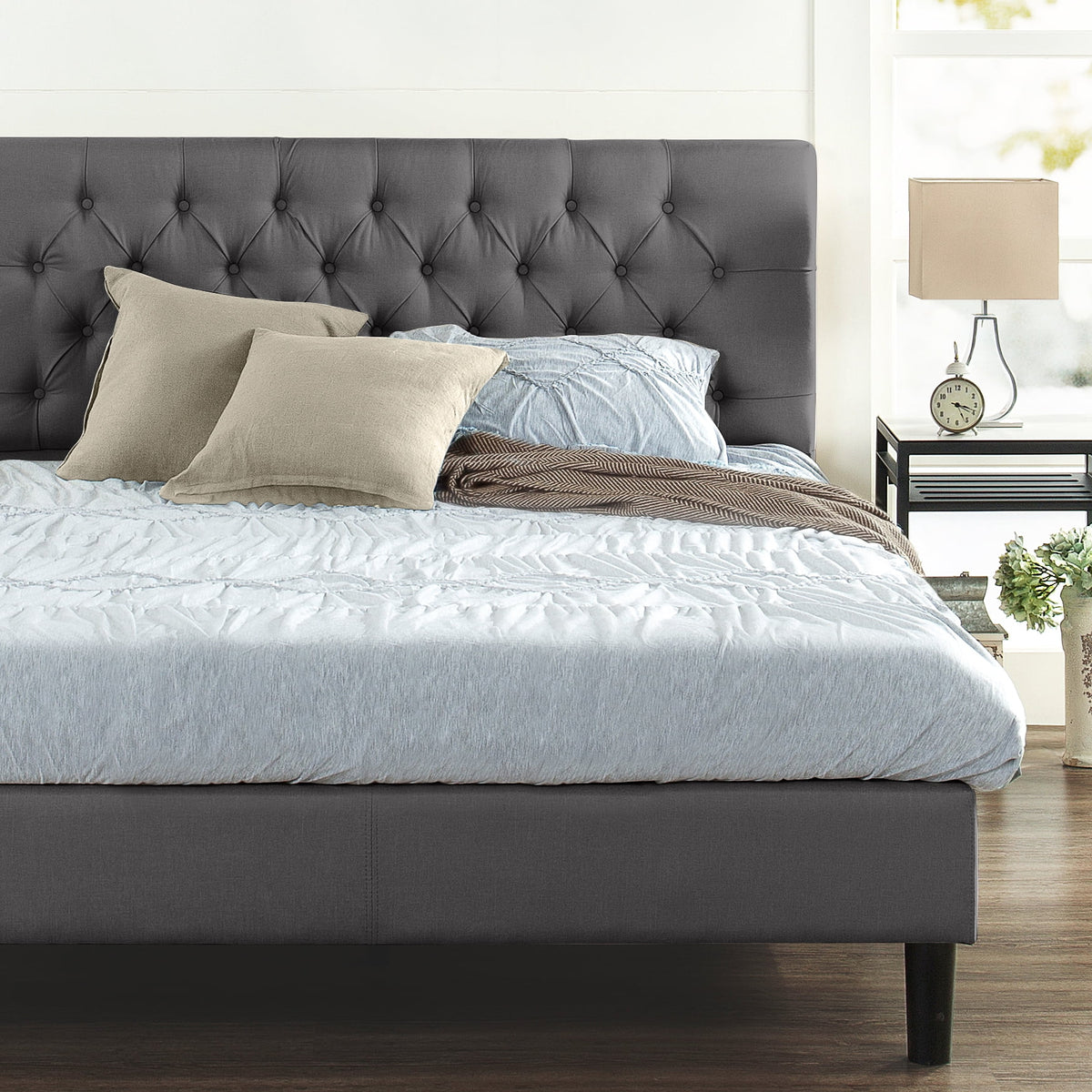 Queen Upholstered Platform Bed Frame K1365