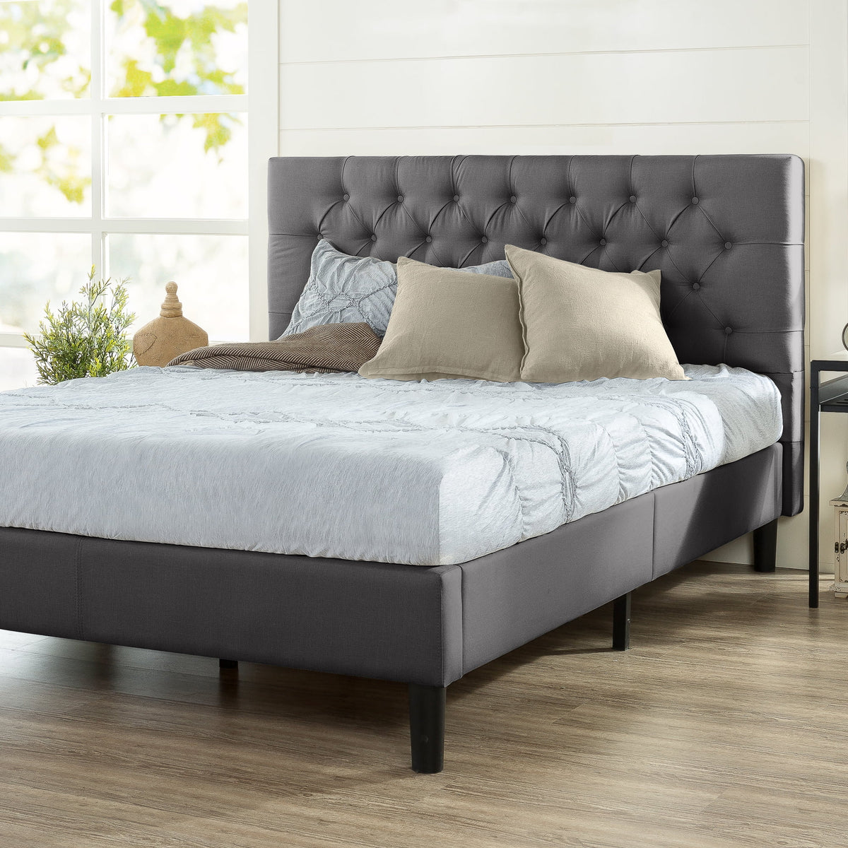 Queen Upholstered Platform Bed Frame K1365