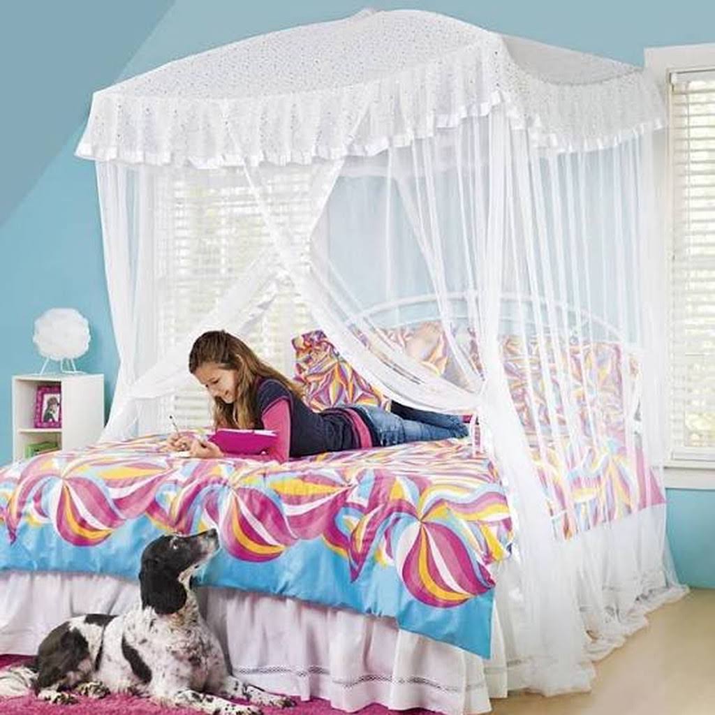 White Light-Up Bed Canopy A87062
