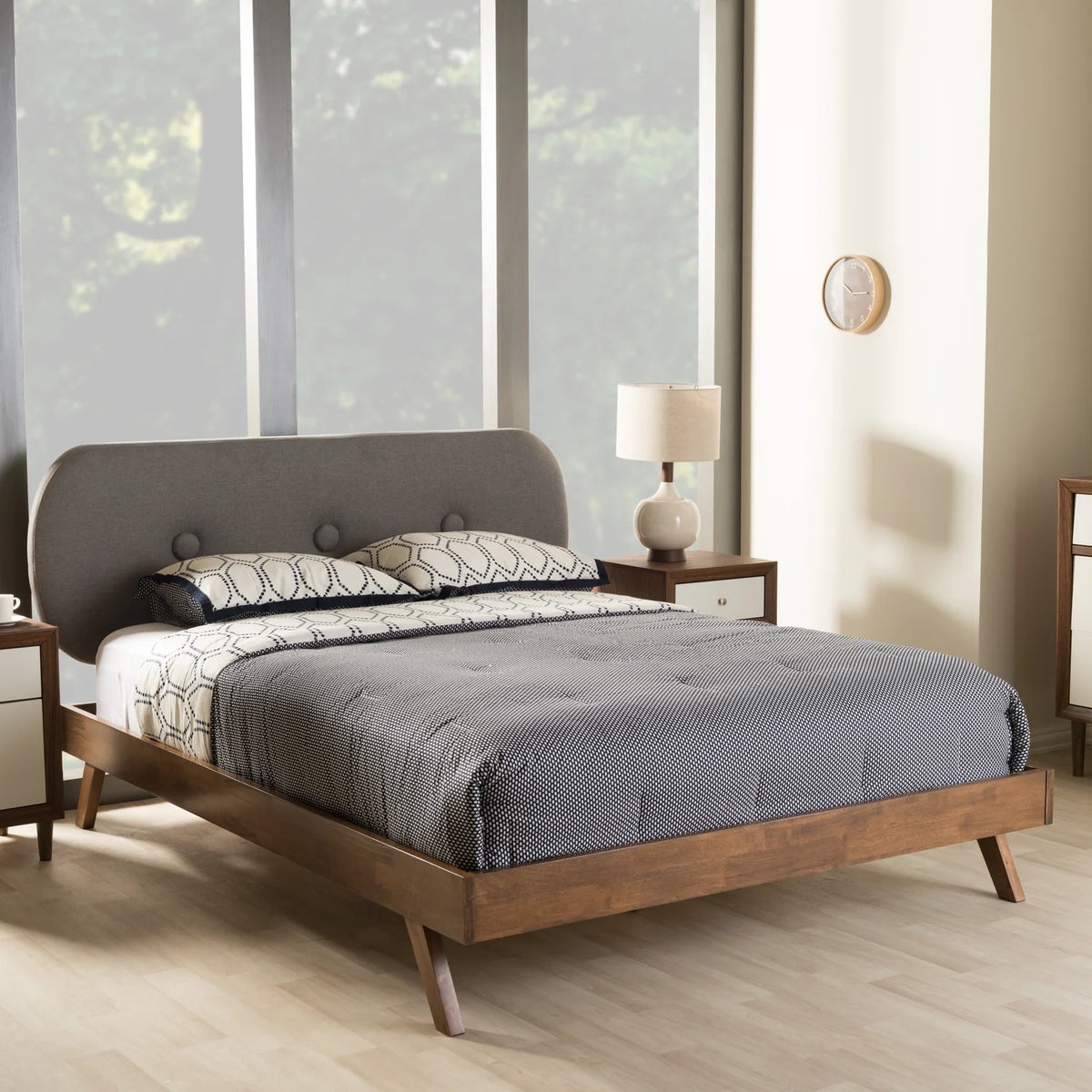Platform Bed J861