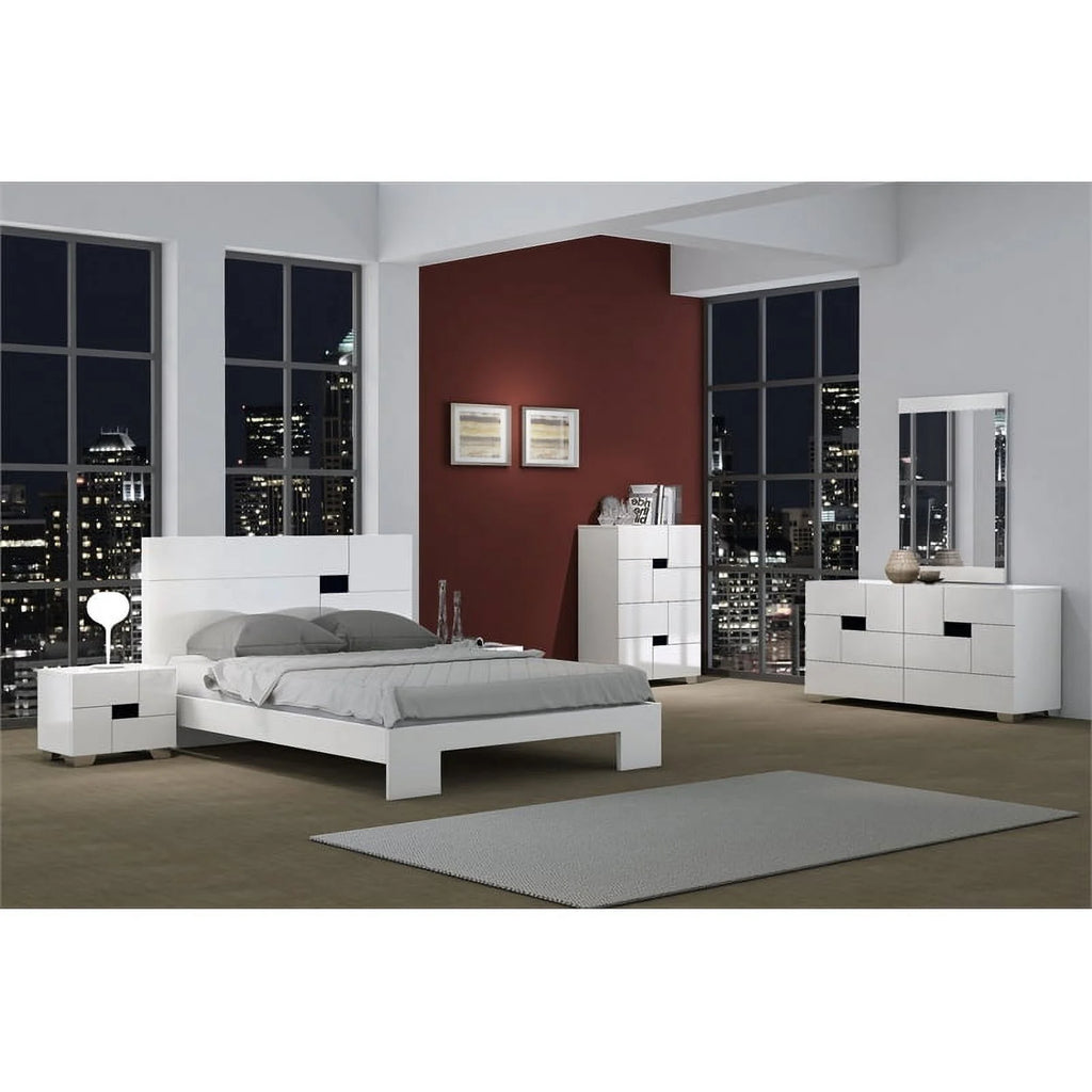 4-Piece White Wood Queen Bedroom Set H94460
