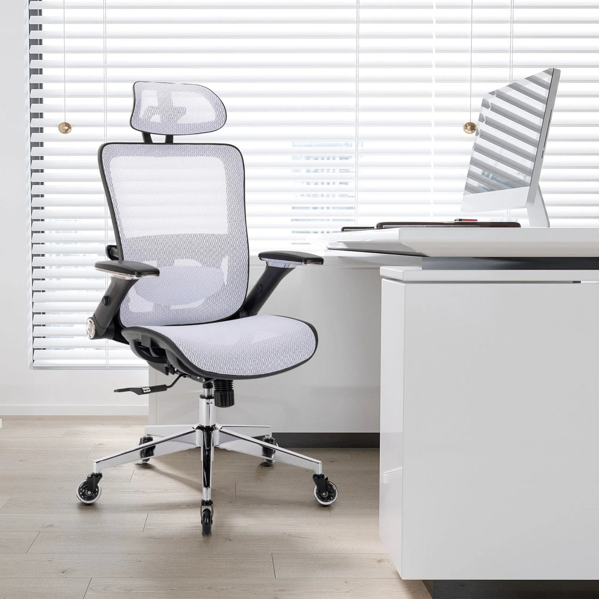 Adjustable Mesh Office Chair U25852