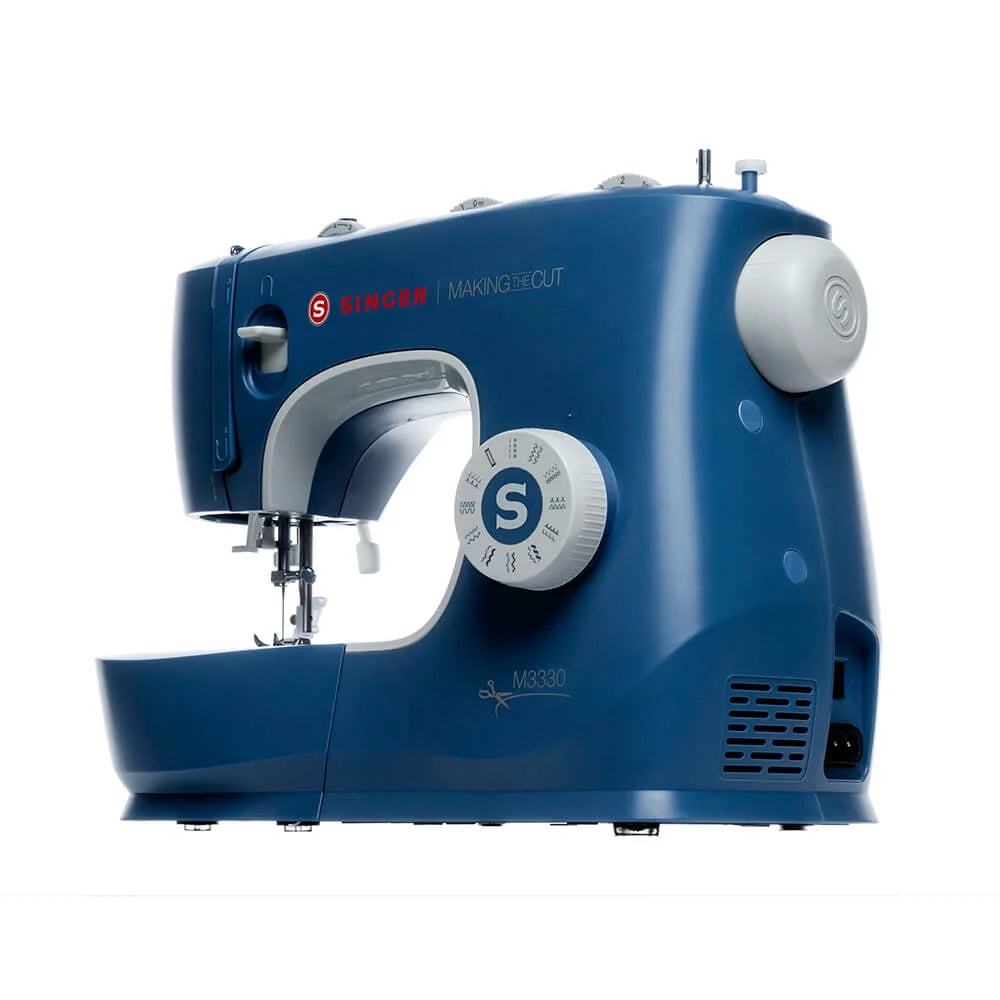 Refurbished Sewing Machine with Accessories N23180