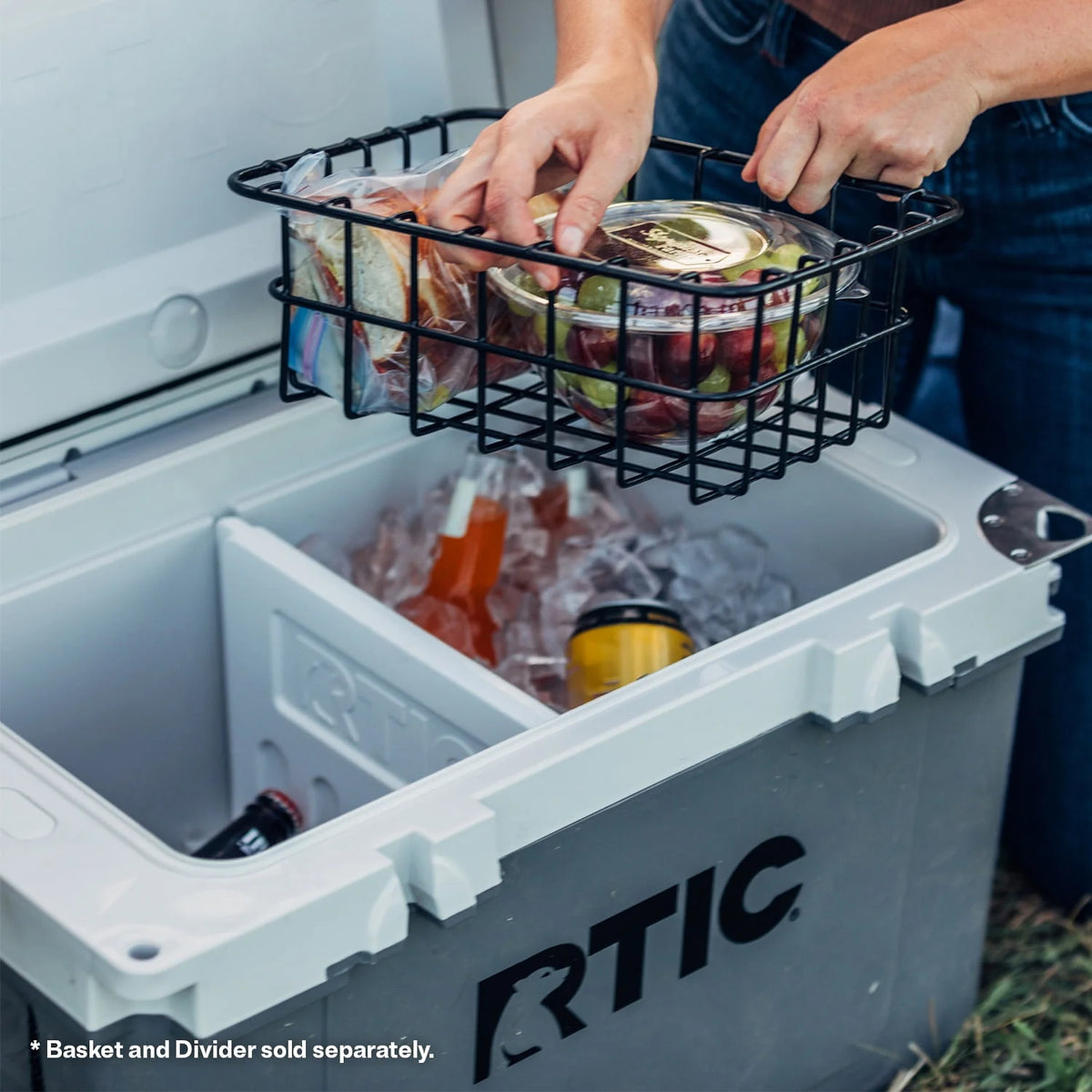 32 QT Insulated Portable Hard Cooler L638